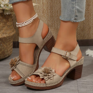 Women's Floral Chunky Heel Sandals – Summer Platform Shoes with T-Strap Buckle, Wide Fit Sizes