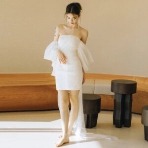 Short Backless Wedding Dress – Lightweight Mini Bridal Gown with High Waist & Fairy-Inspired Design