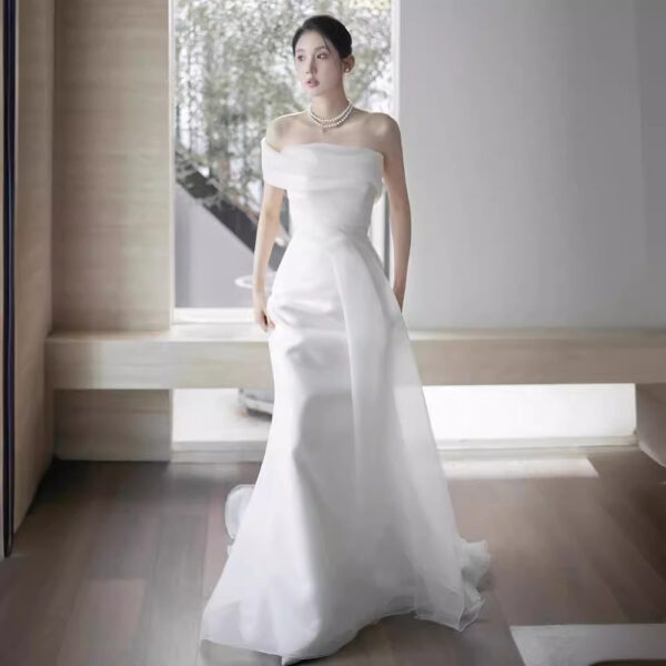 French Off-Shoulder Wedding Dress – Lightweight Bridal Gown with High Waist & Floor-Length Skirt - Image 4