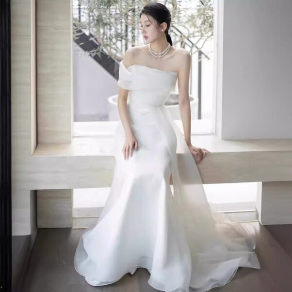 French Off-Shoulder Wedding Dress – Lightweight Bridal Gown with High Waist & Floor-Length Skirt - Image 3