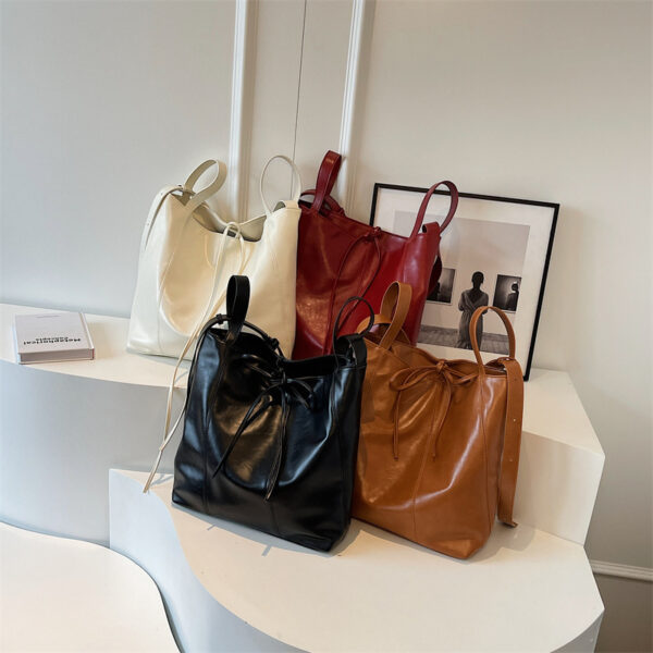 Casual Large Capacity Tote Bag – Portable PU Fashion Bag with Phone Pocket & Urban Design