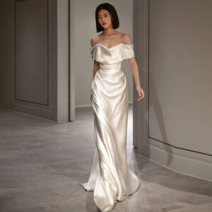 French Off-Shoulder White Wedding Dress – Lightweight Bridal Gown with High Waist & Long Skirt