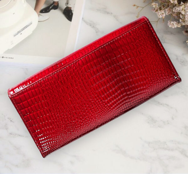 Patent Leather Crocodile-Embossed Women's Wallet – Anti-Theft Red Clutch with High-Grade Lock & Expandable Design - Image 4